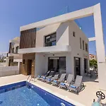 Nissi 1 *