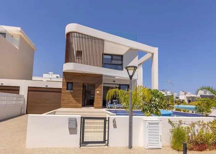 Nissi 1 アヤナパ