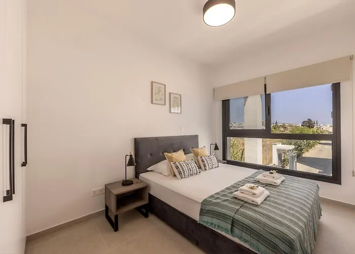 Nissi 1 アヤナパ