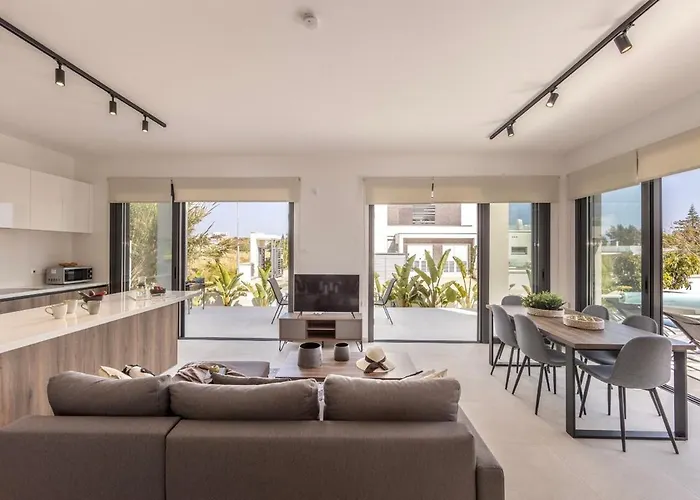 Nissi 1 * アヤナパ